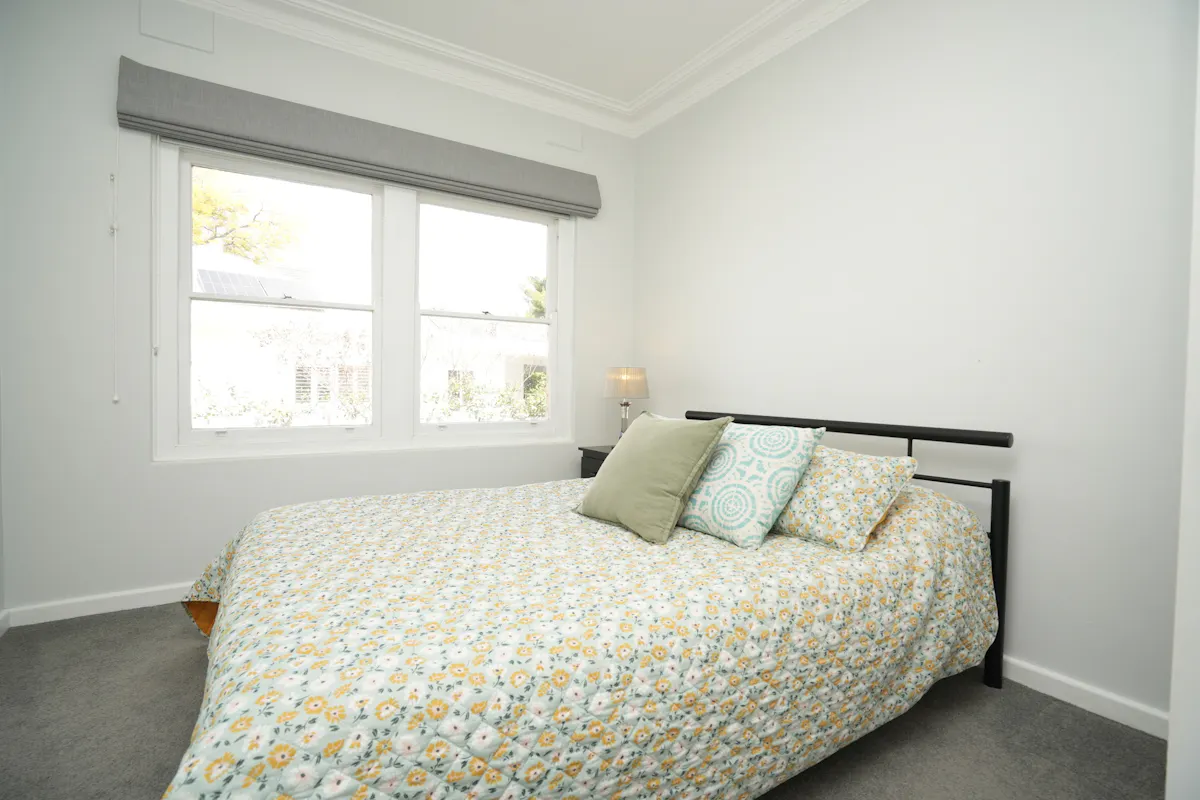20 Nyora Street — photo 8 of 12