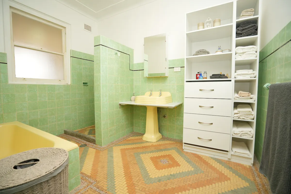 20 Nyora Street — photo 9 of 12