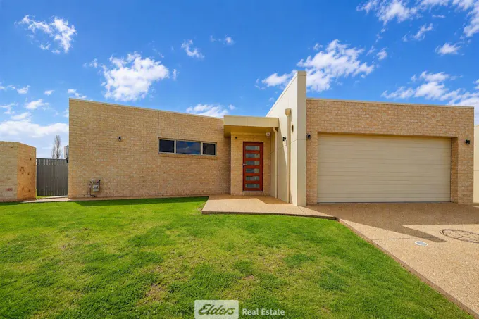 2A Polkinghorne Street, Griffith, NSW, 2680