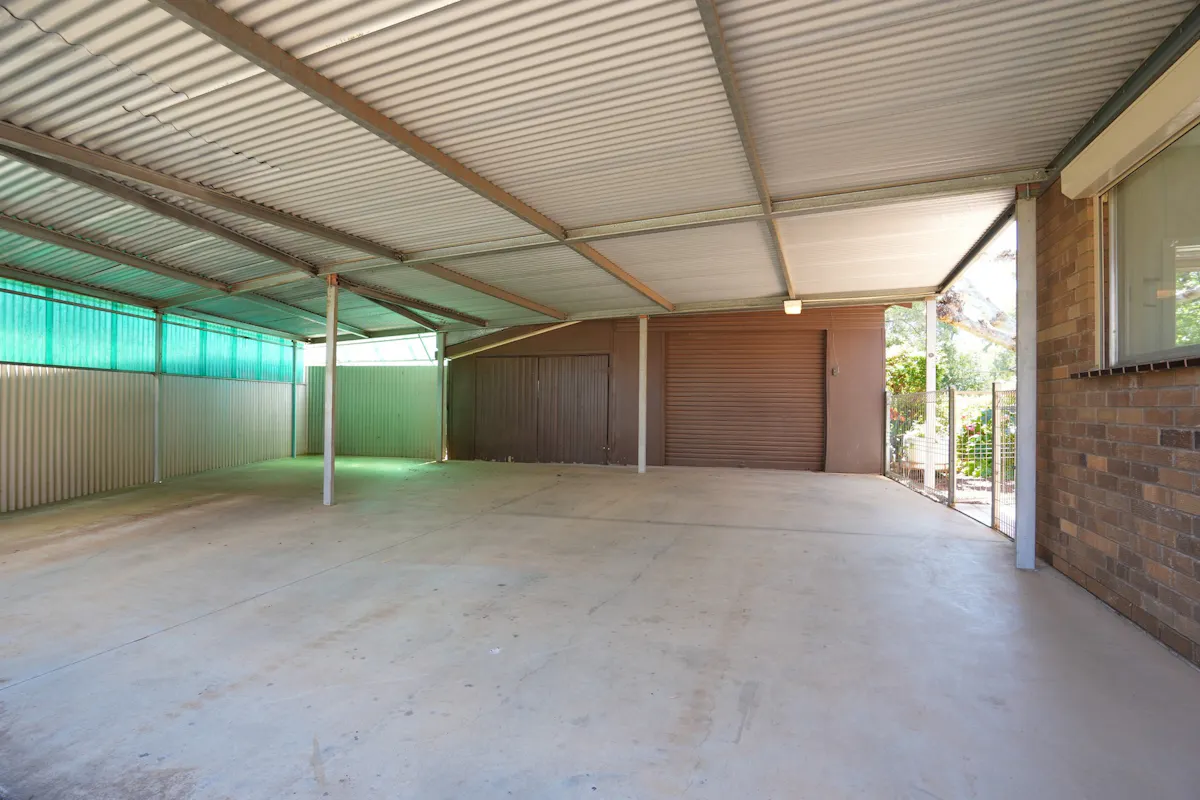 30 Lawson Crescent — photo 12 of 14