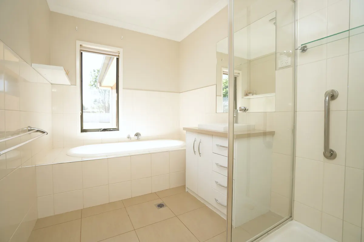 4 Zappacosta Crescent — photo 13 of 18