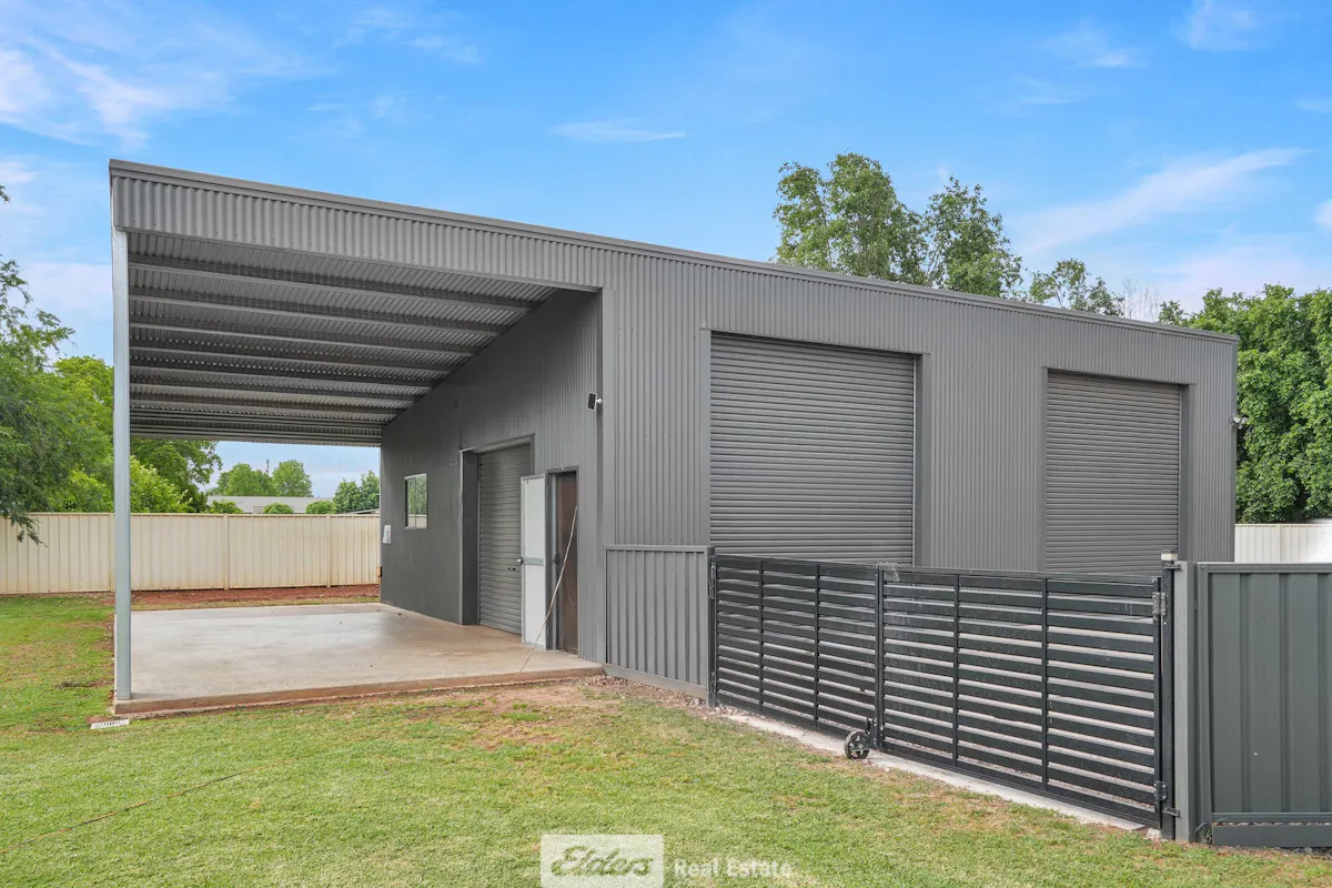 4 Zappacosta Crescent — photo 17 of 18