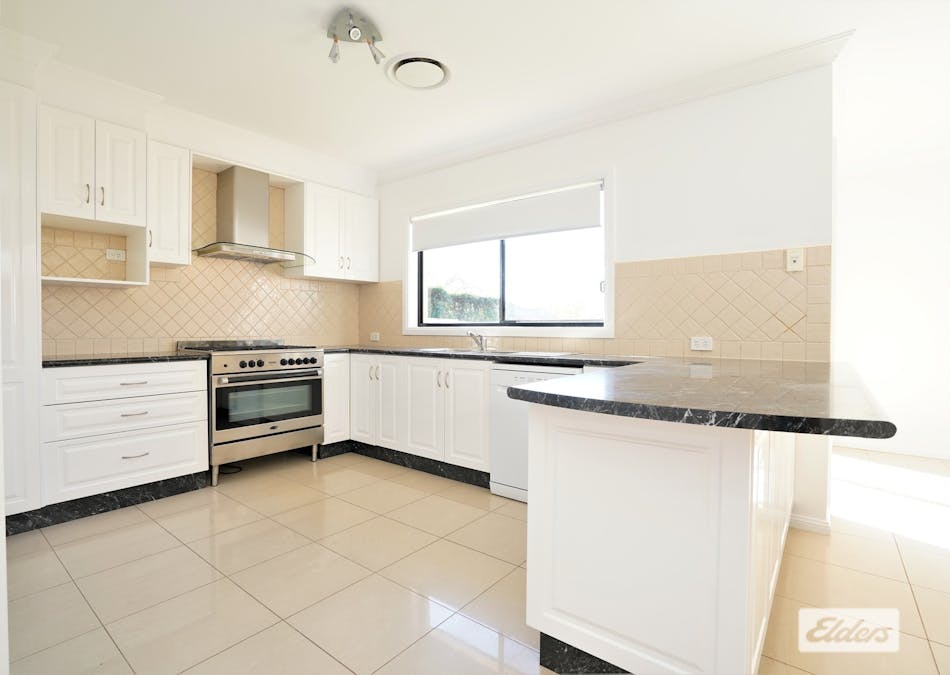 25 Dussin Street, Griffith, NSW, 2680 - Image 2