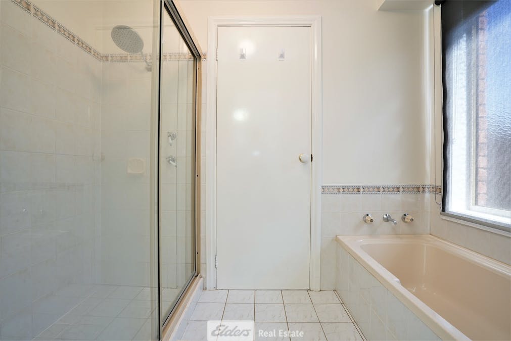 12 North Grove Drive, Griffith, NSW, 2680 - Image 5
