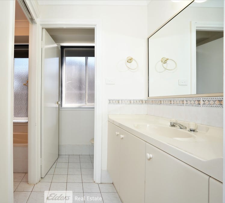 12 North Grove Drive, Griffith, NSW, 2680 - Image 6