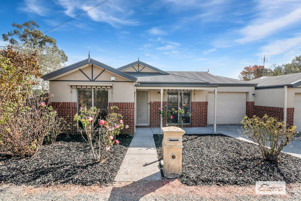 1/201 Mollison Street, Kyneton, VIC, 3444 - Image 1