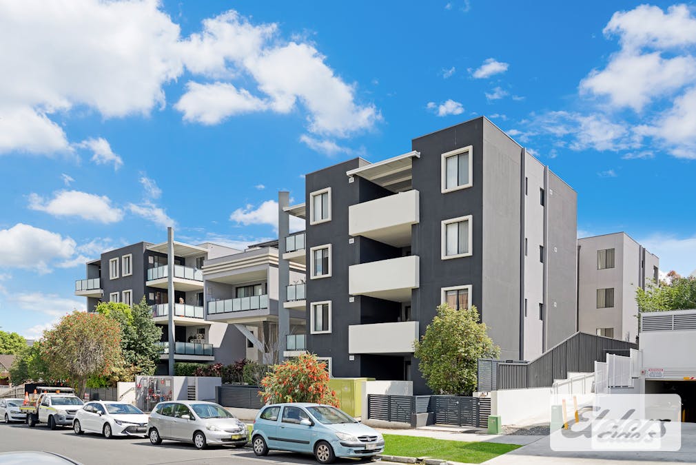 32/8-12 Robilliard Street, Mays Hill, NSW, 2145 - Image 1