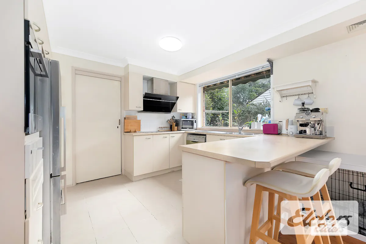 Spacious Family Townhouse in the Hornsby North Public School Catchment — photo 3 of 13