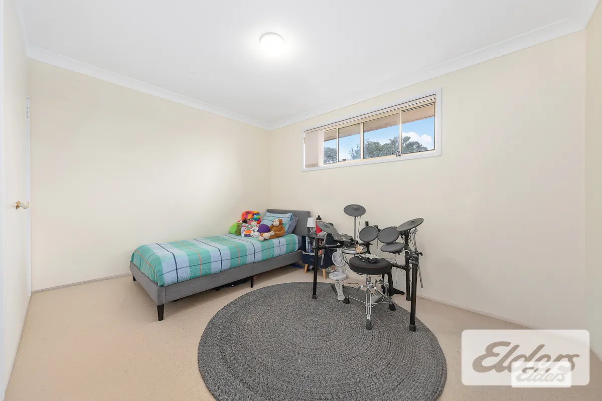 Spacious Family Townhouse in the Hornsby North Public School Catchment — photo 9 of 13