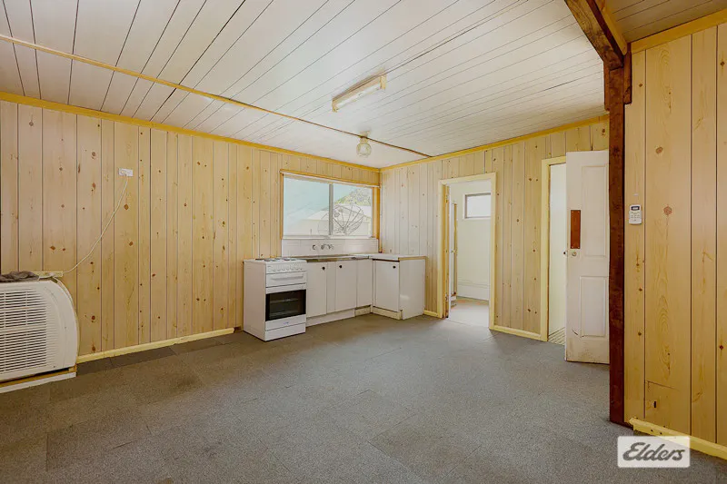 40A Warner Avenue — photo 2 of 5