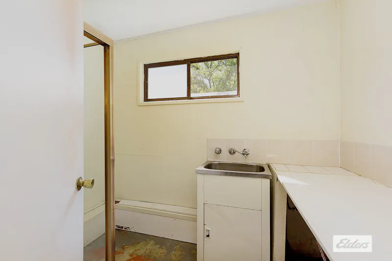 40A Warner Avenue — photo 5 of 5