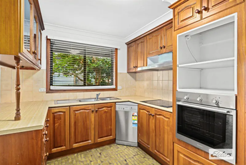 187 Brisbane Water Drive — photo 3 of 9