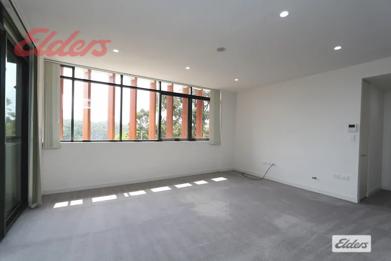 502/8 Waterview Drive — photo 2 of 9