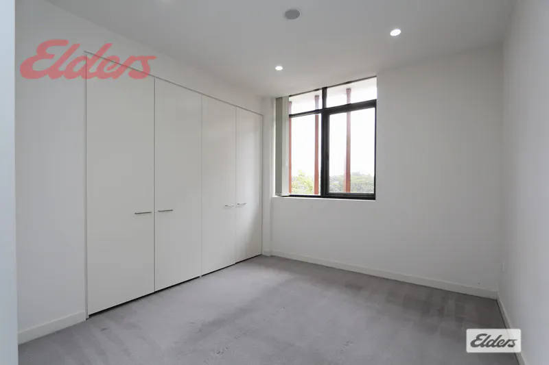 502/8 Waterview Drive — photo 4 of 9