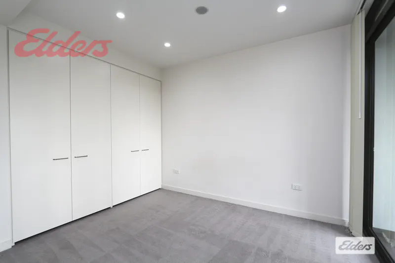 502/8 Waterview Drive — photo 5 of 9
