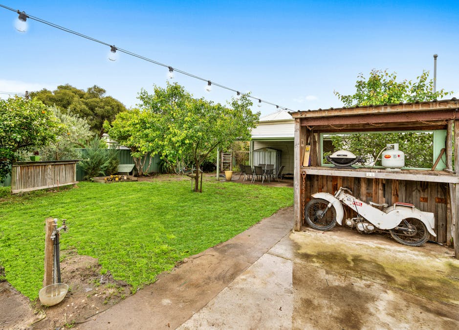 27 Brock Street, Euroa, VIC, 3666 - Image 16