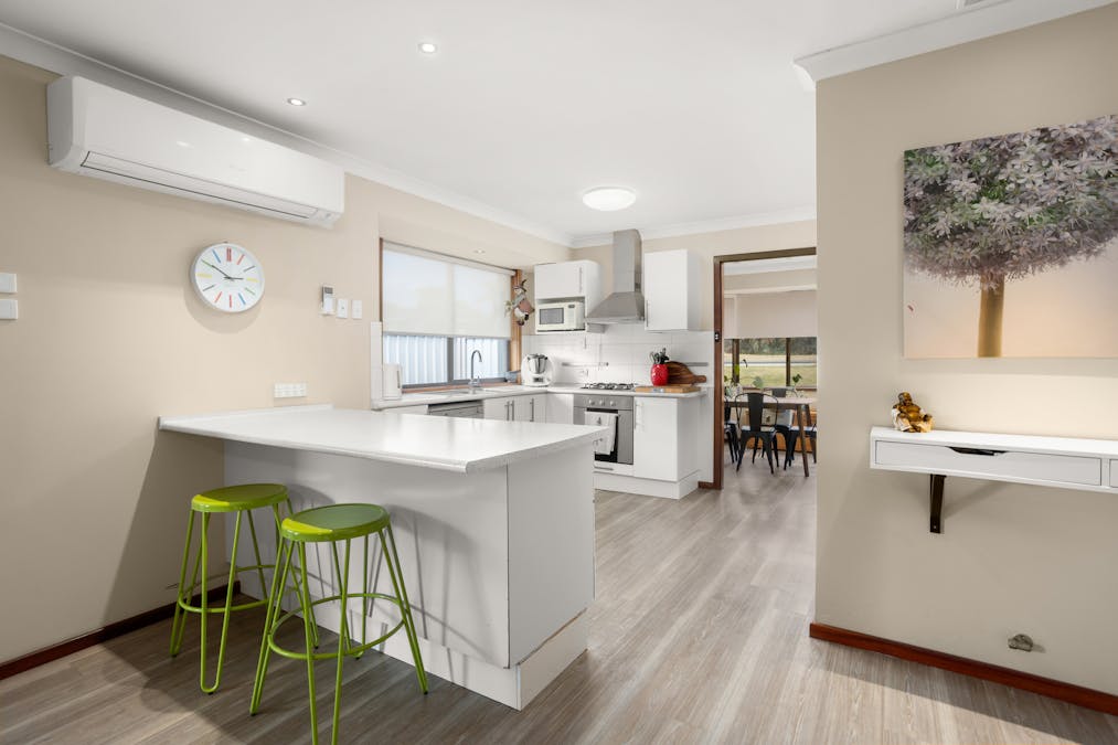 8 Anna Road, Australind, WA, 6233 - Image 4