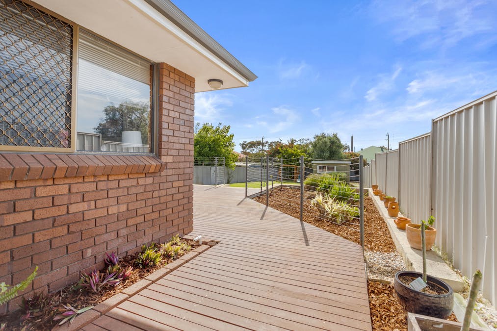 8 Anna Road, Australind, WA, 6233 - Image 14