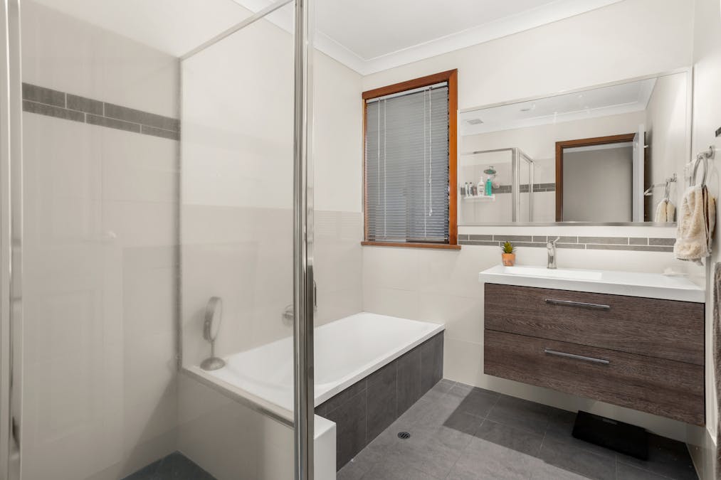 8 Anna Road, Australind, WA, 6233 - Image 22