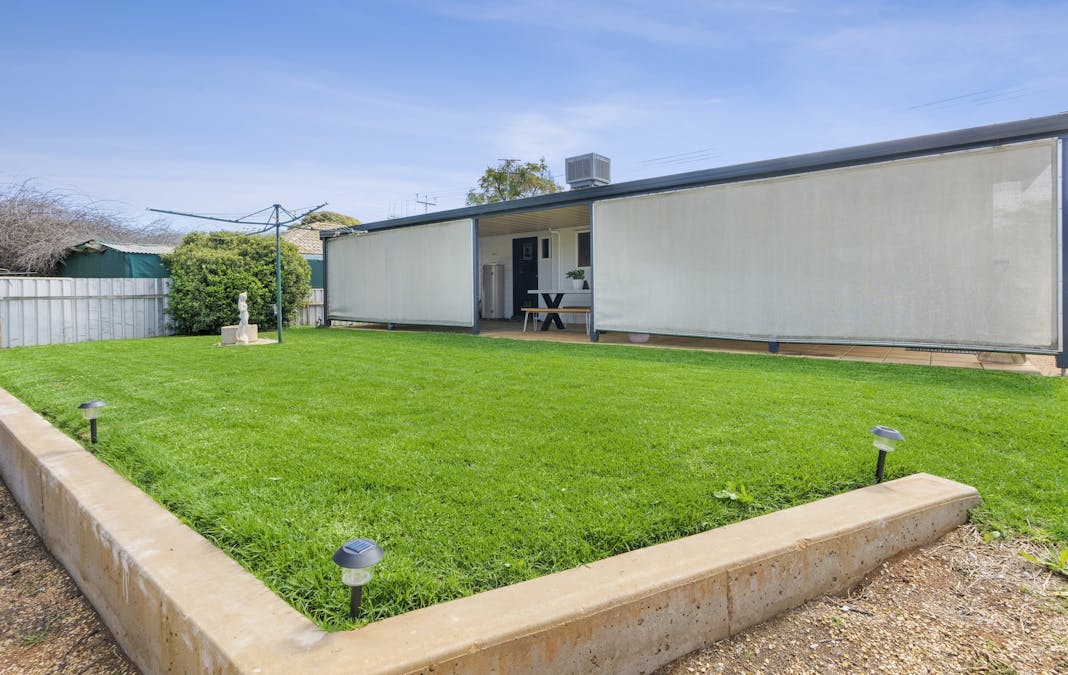 35 Twenty First Street, Renmark, SA, 5341 - Image 11