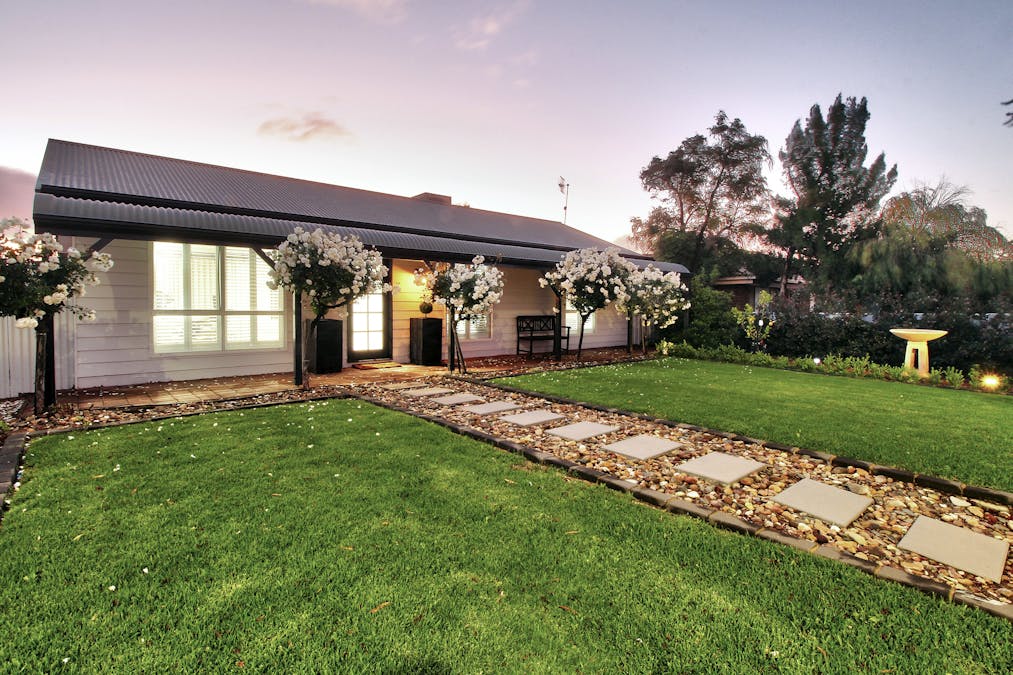 35 Twenty First Street, Renmark, SA, 5341 - Image 2