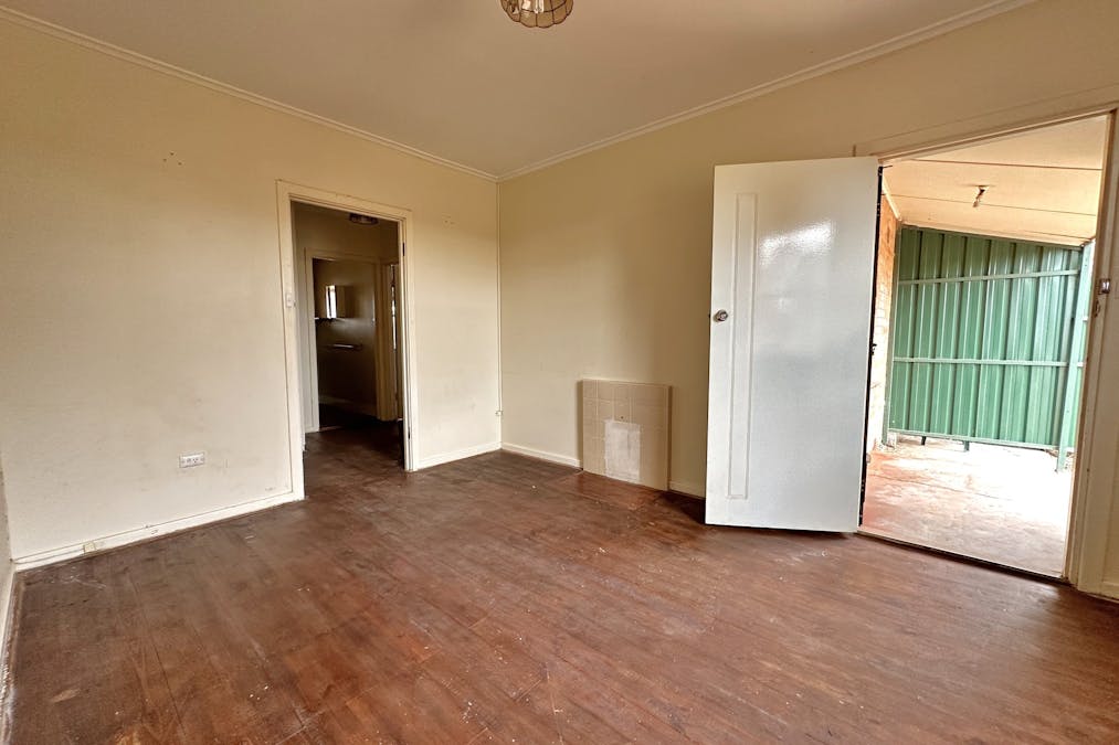 29 Henry Street, Whyalla Stuart, SA, 5608 - Image 4