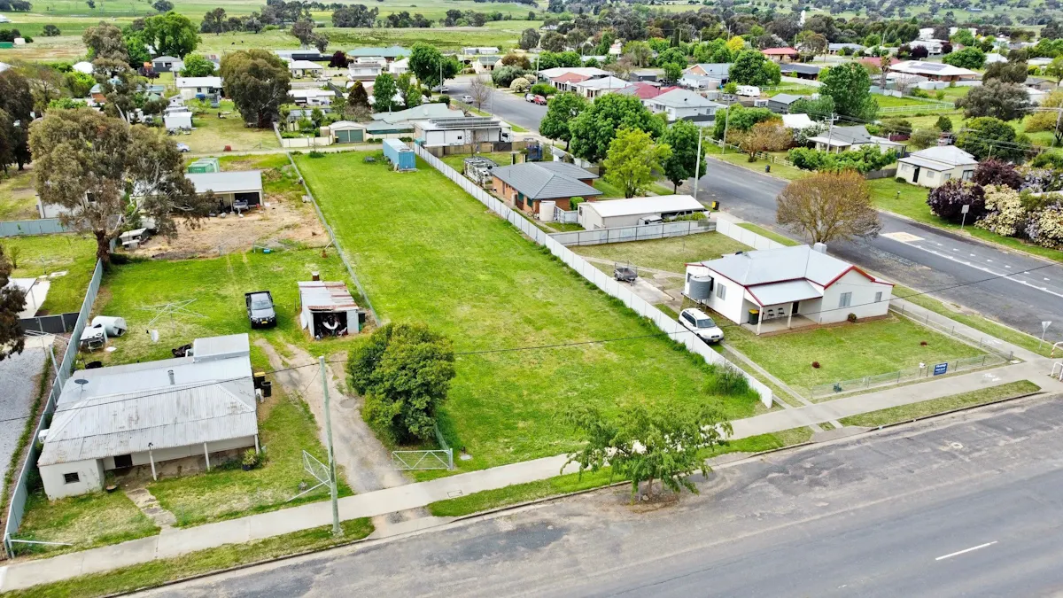 37 Brial Street, Boorowa, NSW, 2586 - Image 1