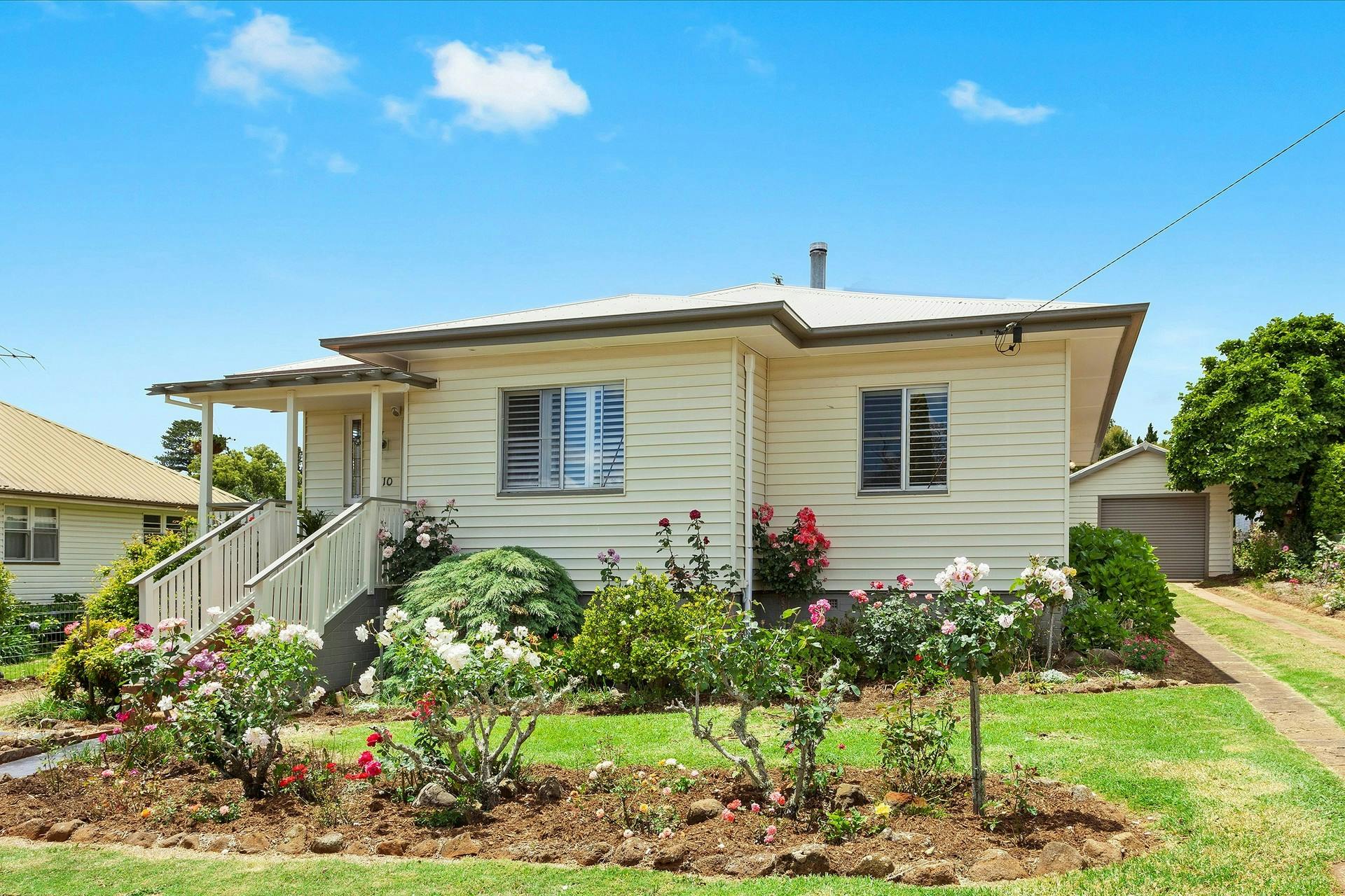 10 Llewellyn Street, Centenary Heights, QLD, 4350 Sold Elders Real