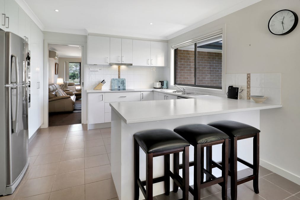 11 Farrall Court, Mansfield, VIC, 3722 - Image 3