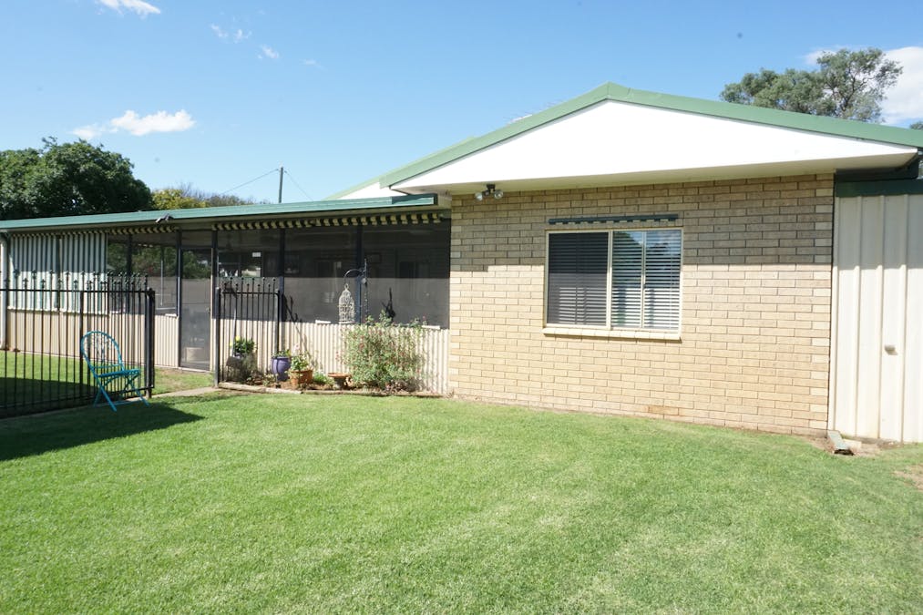 9 Elizabeth Street, St George, QLD, 4487 - Image 4