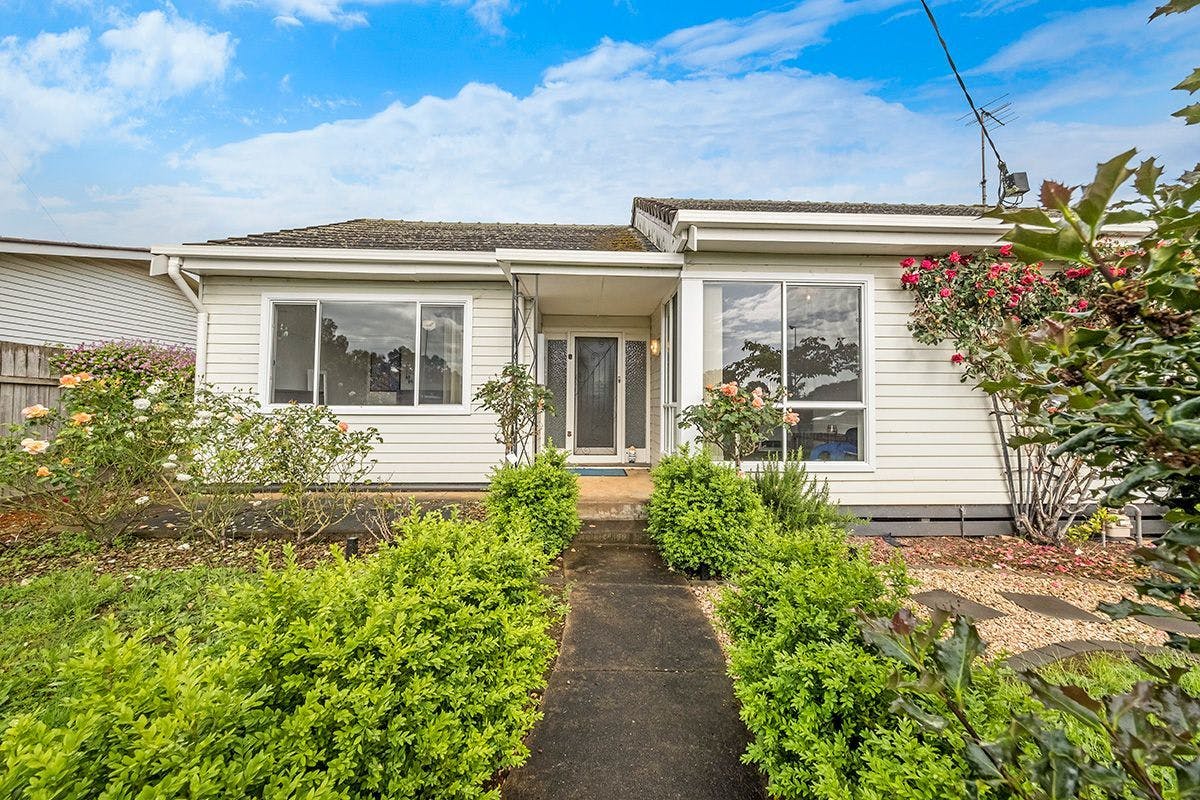 15 Roberts Street, Hamilton, VIC, 3300 Sold Elders Real Estate