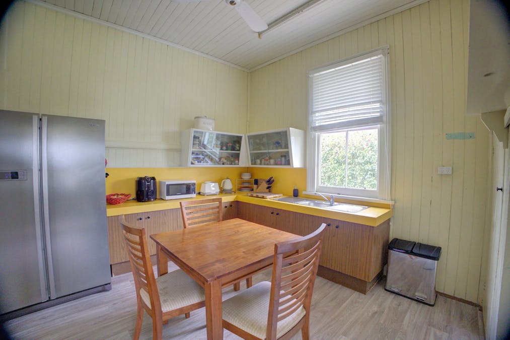 11 Cothill Road, Booval, QLD, 4304 - Image 10