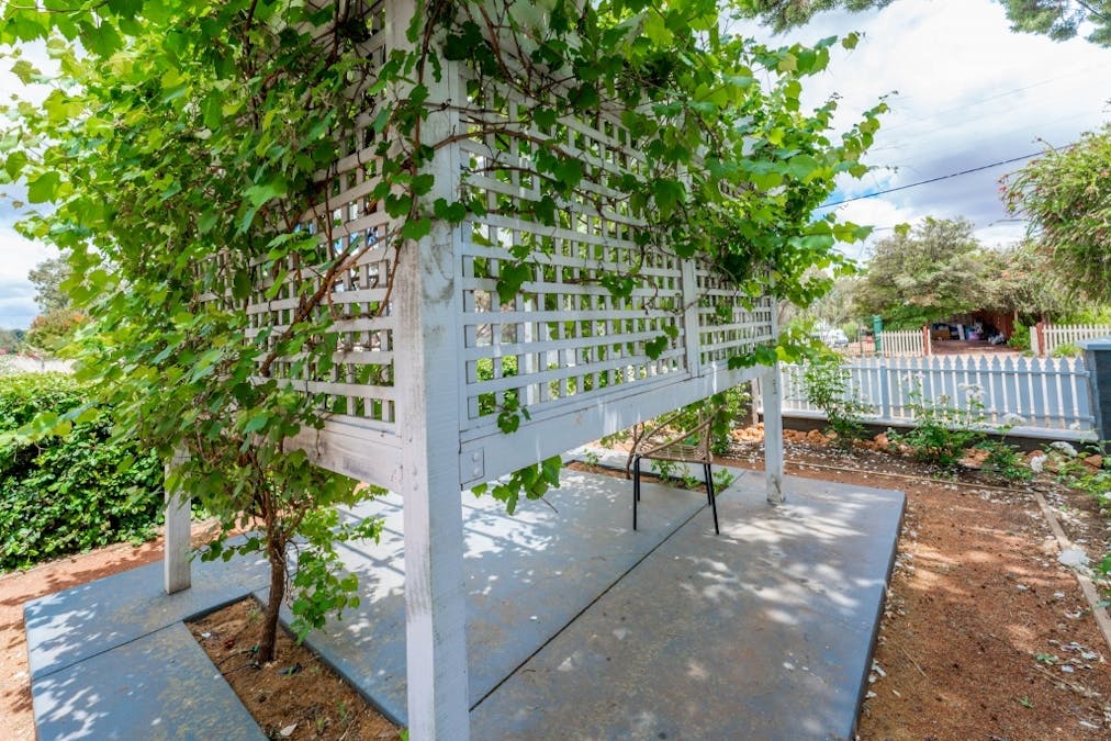 99 Chidlow Street East, Northam, WA, 6401 - Image 32