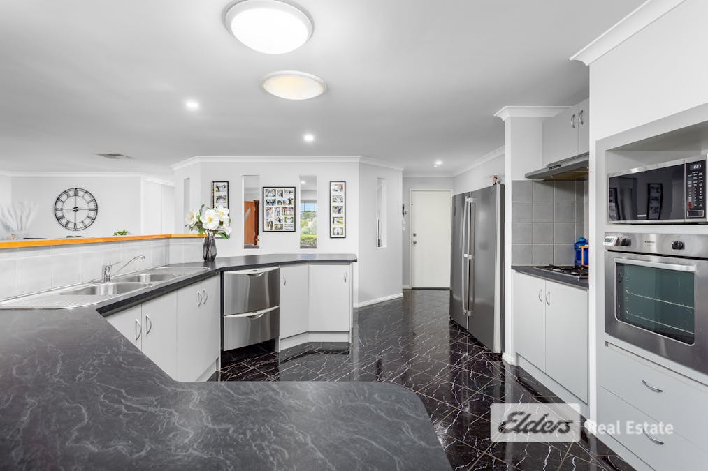 4 Jardine Way, Millbridge, WA, 6232 - Image 1