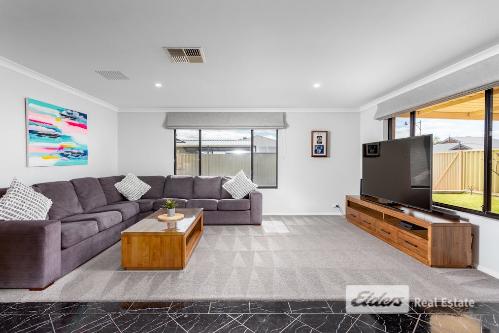 4 Jardine Way, Millbridge, WA, 6232 - Image 10