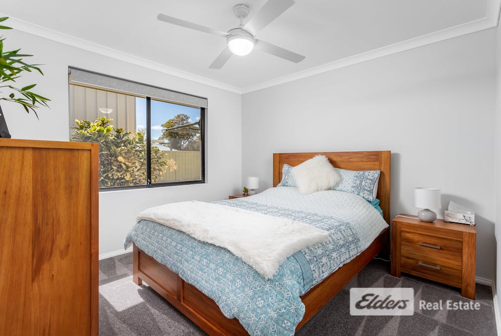 4 Jardine Way, Millbridge, WA, 6232 - Image 13
