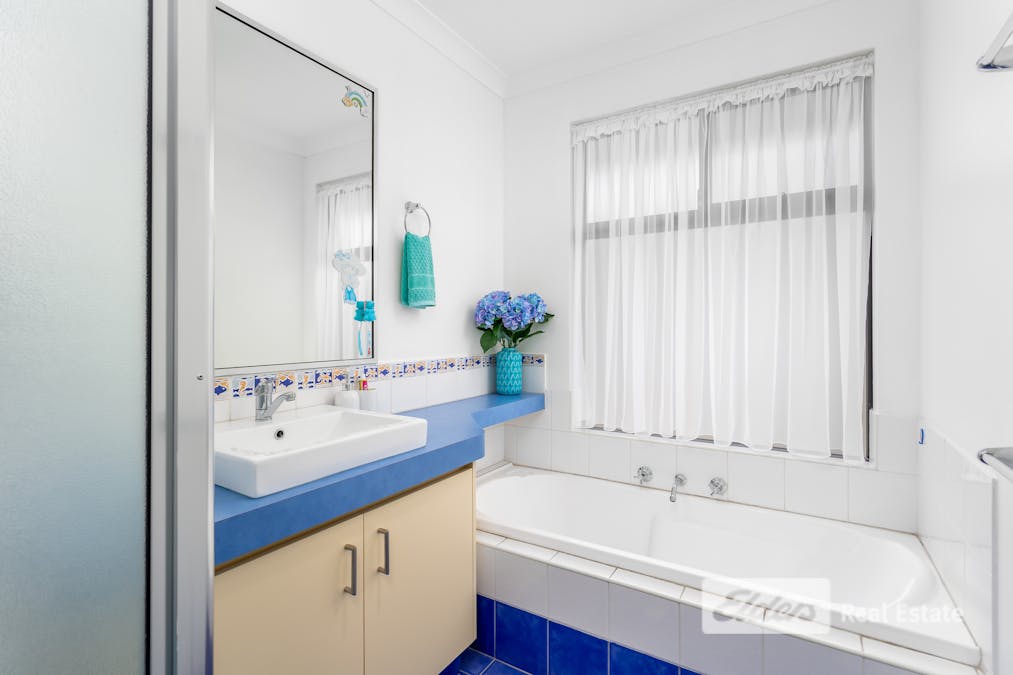 4 Jardine Way, Millbridge, WA, 6232 - Image 15