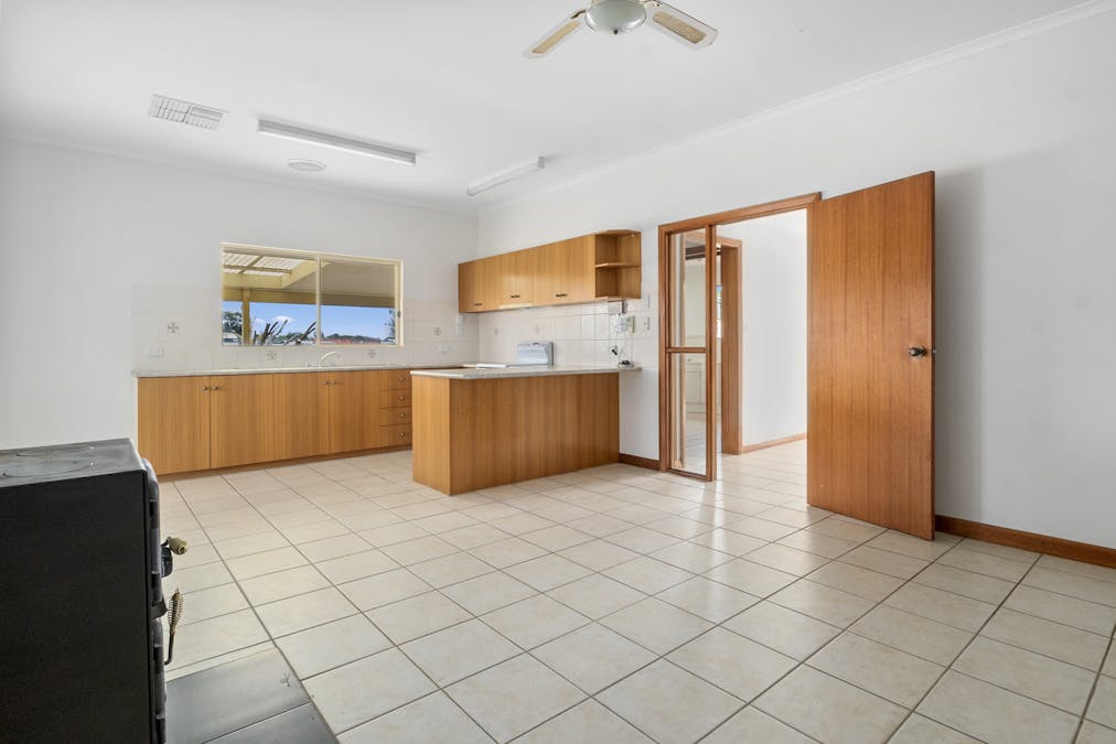 63 Kepa Road, Murray Bridge, SA, 5253 - Image 10