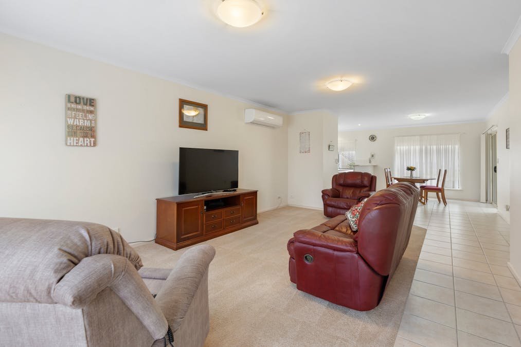 3 Carlyle Street, Victor Harbor, SA, 5211 - Image 4