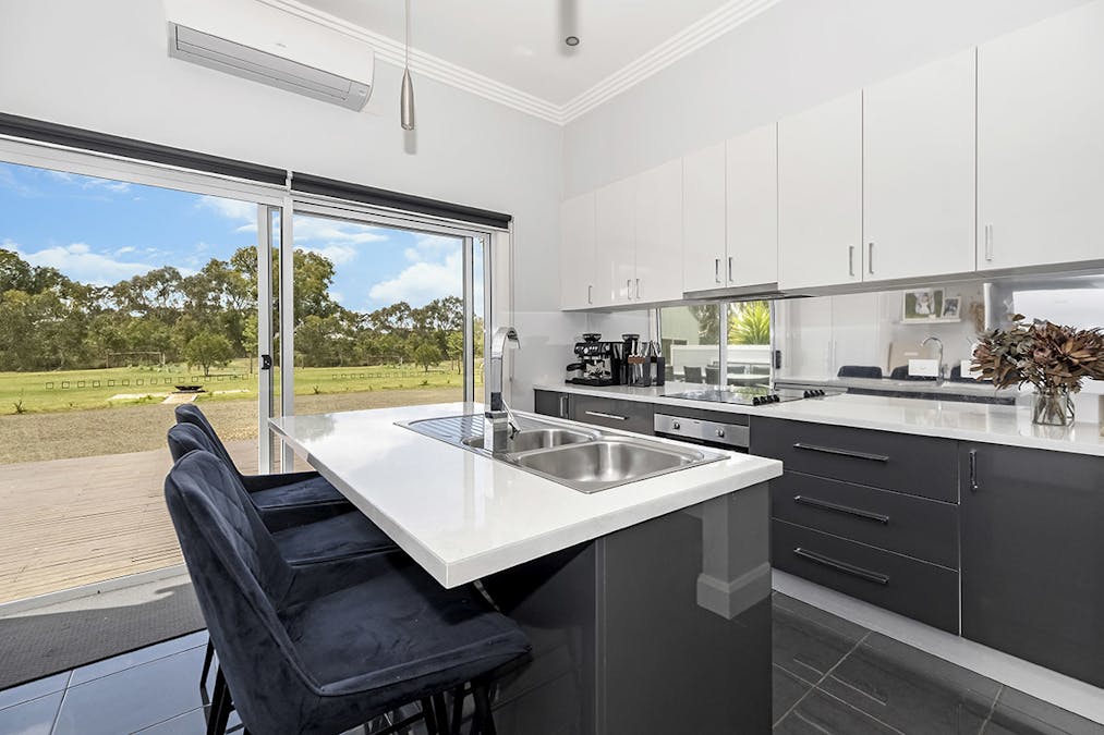 3 Maddison View, Hamilton, VIC, 3300 - Image 4