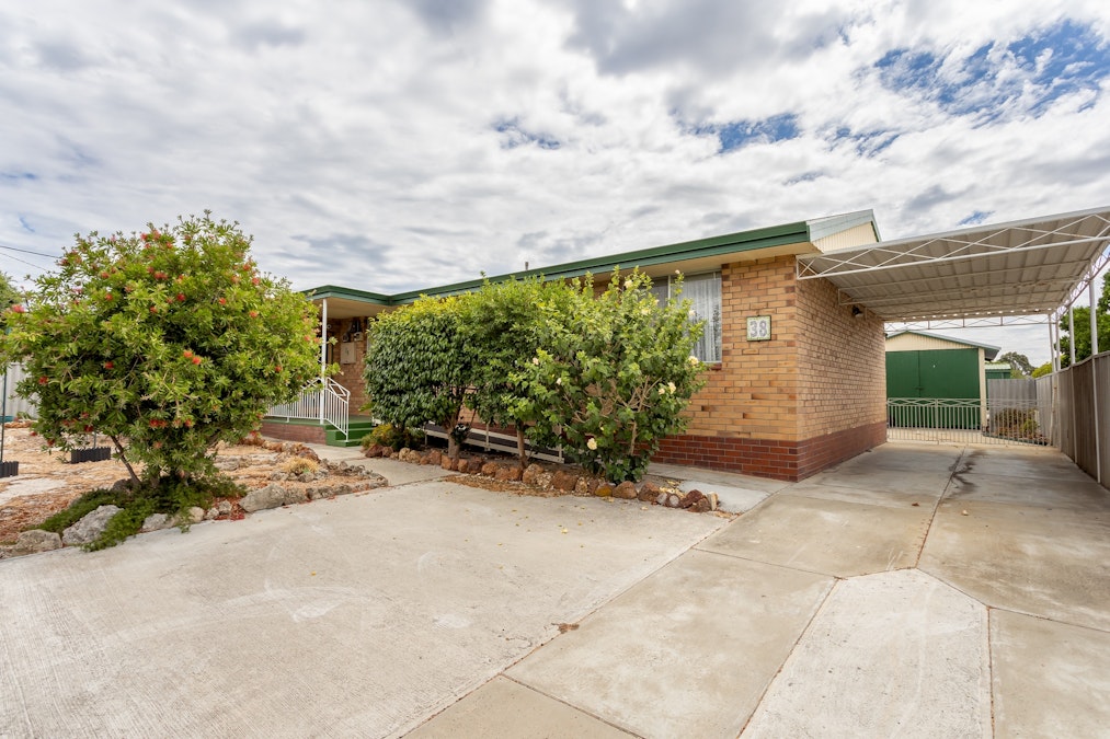 38 Valentine Way, Australind, WA, 6233 - Image 6