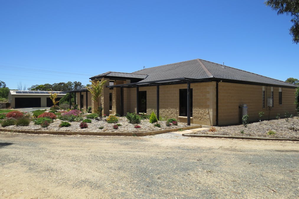 204-212 Yarra Street, Deniliquin, NSW, 2710 - Image 30