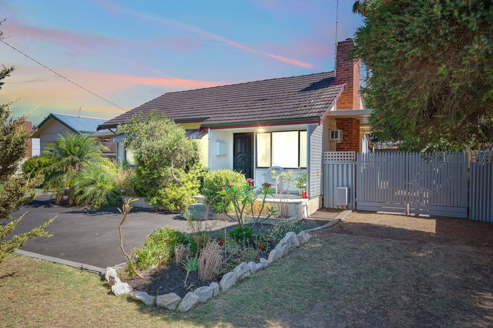 18 Balgore Way, Carey Park, WA, 6230 - Image 16