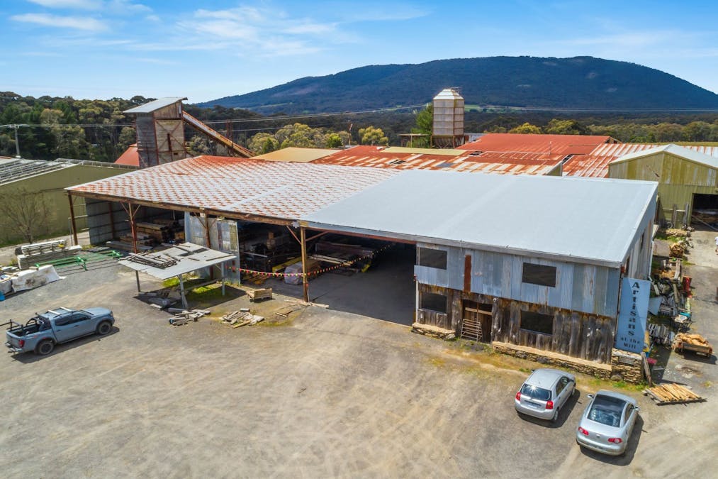 988 Black Forest Drive, Woodend, VIC, 3442 - Image 13