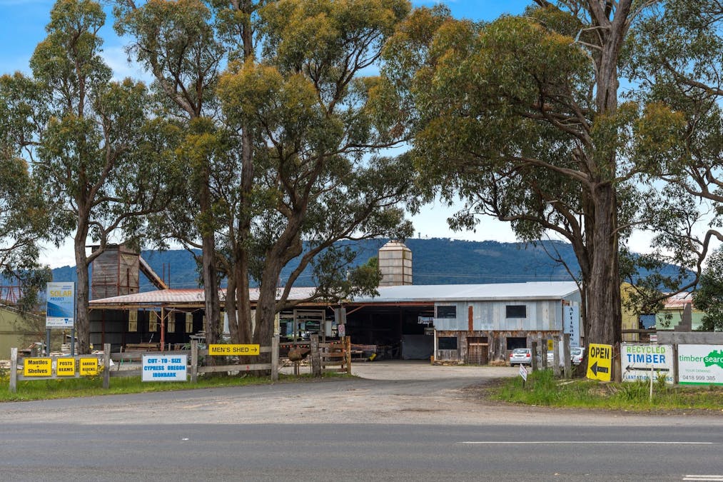 988 Black Forest Drive, Woodend, VIC, 3442 - Image 2