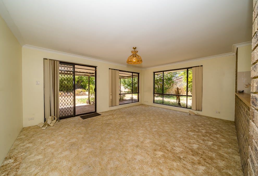 42 Campbell Way, Rockingham, WA, 6168 - Image 6