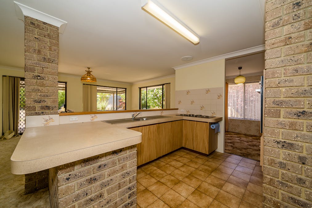 42 Campbell Way, Rockingham, WA, 6168 - Image 3