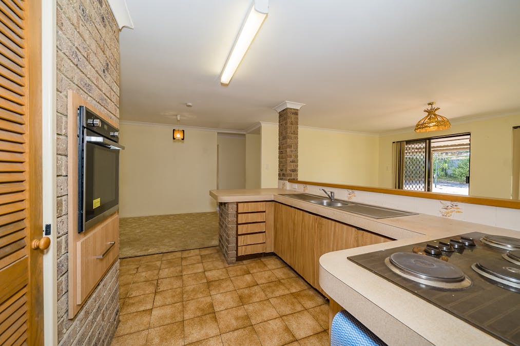 42 Campbell Way, Rockingham, WA, 6168 - Image 4