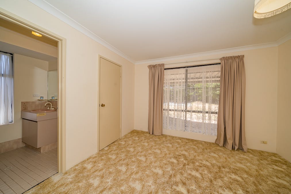 42 Campbell Way, Rockingham, WA, 6168 - Image 11