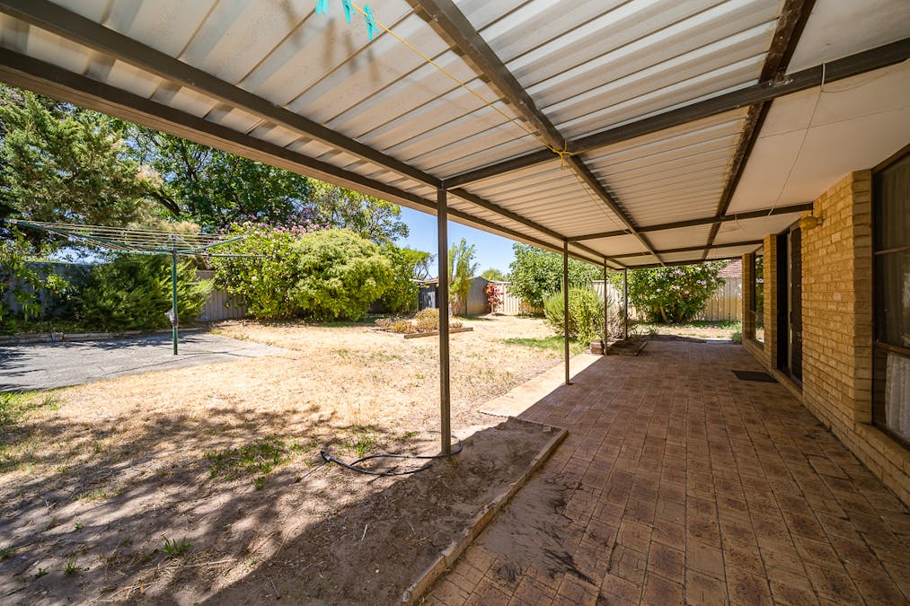 42 Campbell Way, Rockingham, WA, 6168 - Image 17